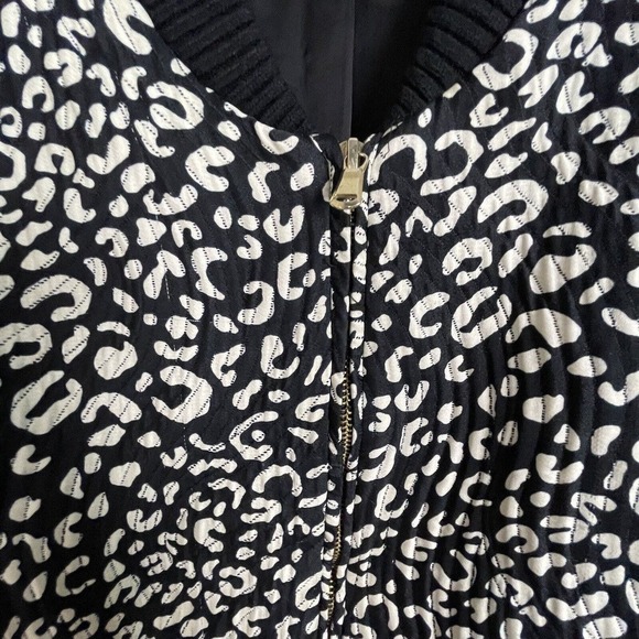 Zara Women's‎ S Black White Sickled Quilted Cropped Full Zip Jacket - Picture 5 of 8